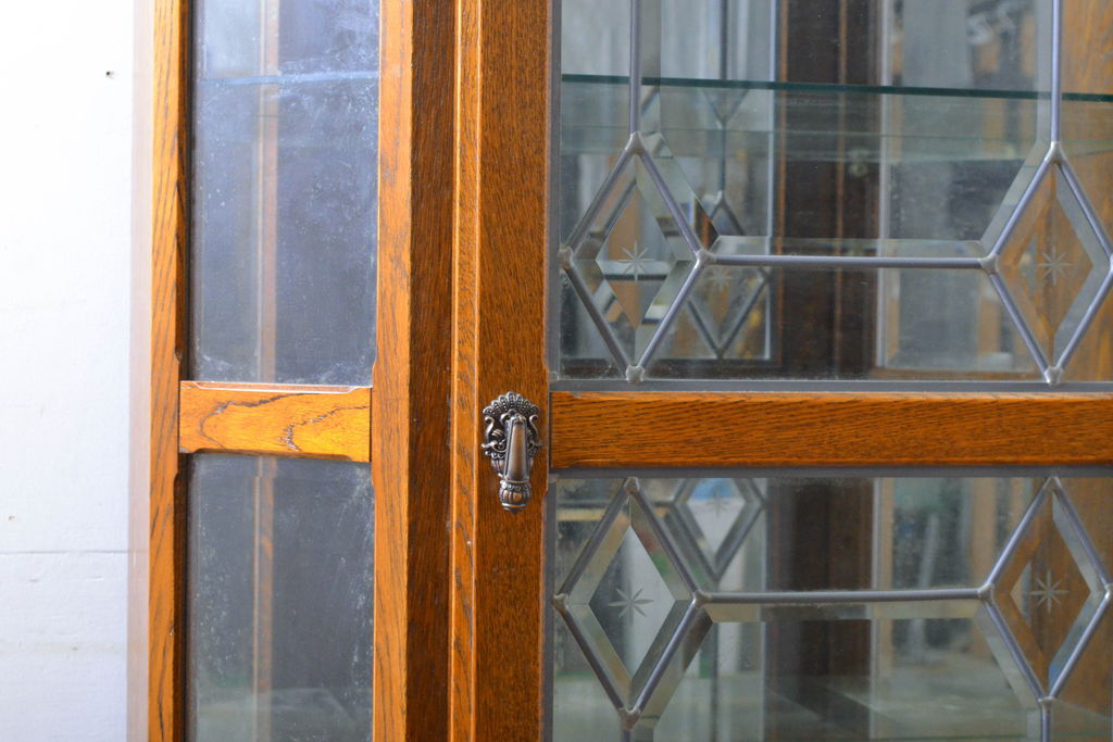 中古　美品　三越家具(現カントリーハウス)　Brugge(ブルージュ)　背面鏡張り　クラシカルな佇まいのキュリオケース(ガラスケース、ショーケース、飾り棚、陳列棚、キャビネット)(R-061237)