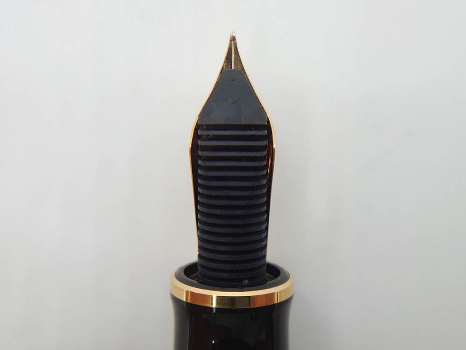 ドイツ　PELIKAN　ペリカン日本(株)社製　スーベレーン　M800　18C-750　F　万年筆(緑縞、グリーン系、ストライプ、INK、インク、筆記具、文具、吸入式、箱付き)(R-075650)