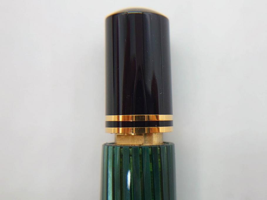 ドイツ　PELIKAN　ペリカン日本(株)社製　スーベレーン　M800　18C-750　F　万年筆(緑縞、グリーン系、ストライプ、INK、インク、筆記具、文具、吸入式、箱付き)(R-075650)