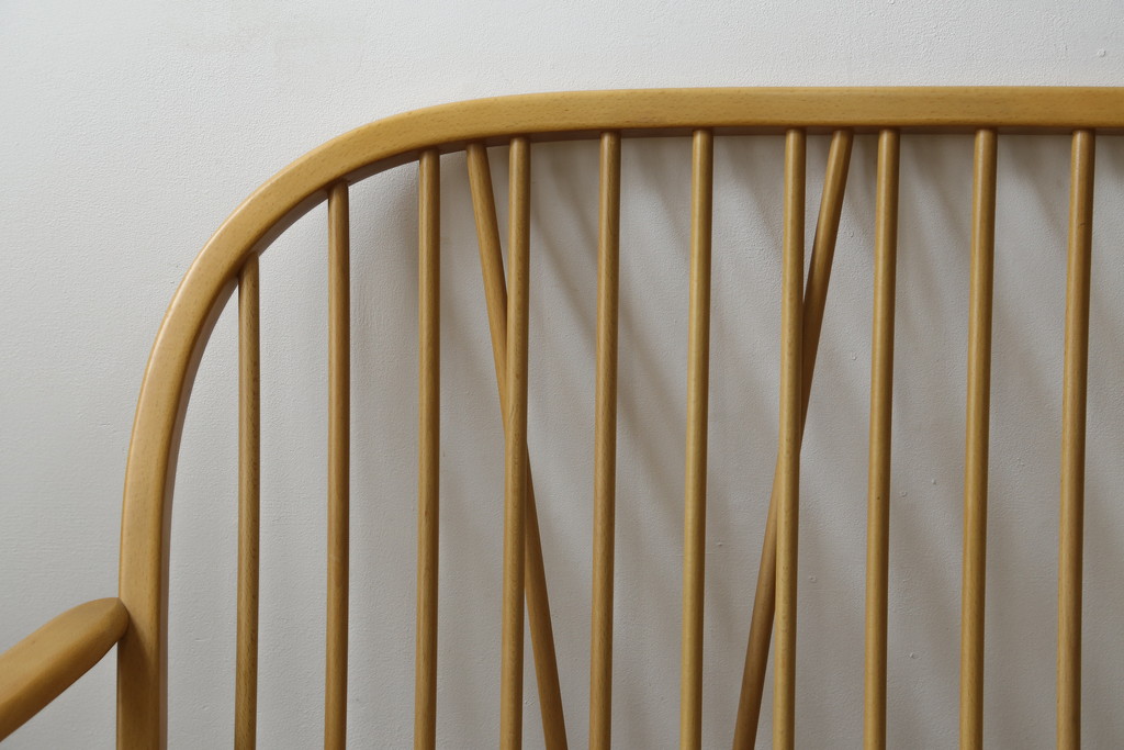 中古　美品!!　ERCOL(アーコール)　ボタニカル柄のファブリックが上品な2人掛けソファ(アームソファ、2Pソファ、二人掛け、英国、北欧)(R-082222)