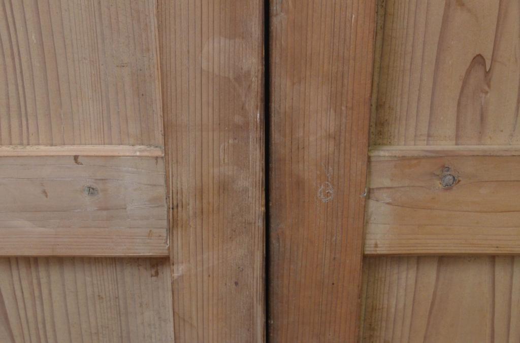 アンティーク建具　杉材　経年を感じさせる木味が魅力の板戸窓2枚セット(引き戸)(R-067957)