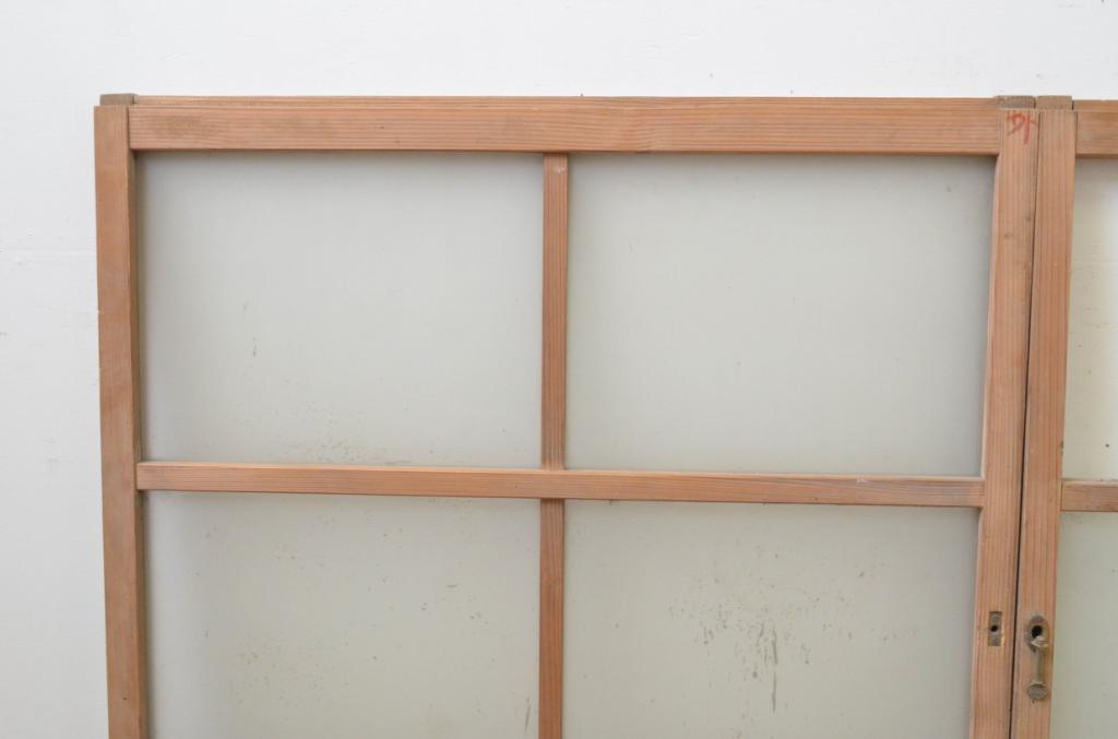アンティーク建具　経年を感じさせる木味が魅力のガラス窓2枚セット(引き戸、ガラス戸)(R-067960)