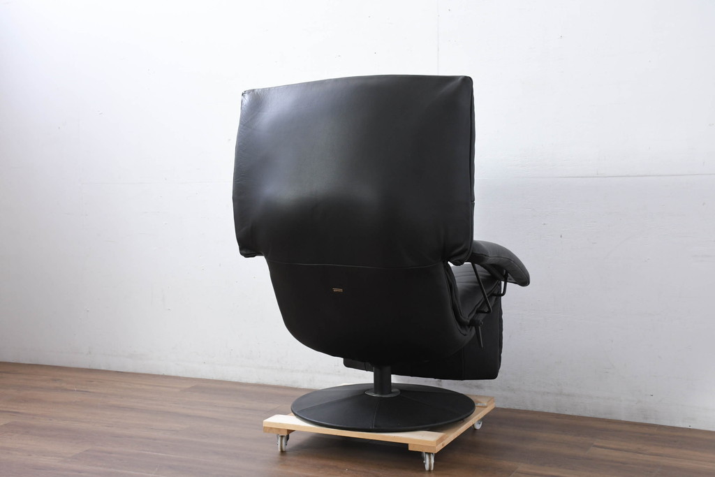中古　美品　希少モデル!!　maruni(マルニ木工)　本革(レザー)　贅沢なくつろぎのひとときにおすすめのリクライニングパーソナルチェア(1Pソファ、1人掛けソファ、一人掛けソファ、アームチェア、イージーチェア)(定価約18万円)(R-081816)
