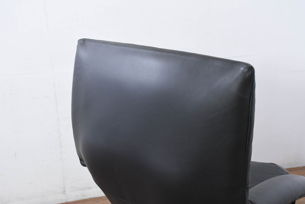 中古　美品　希少モデル!!　maruni(マルニ木工)　本革(レザー)　贅沢なくつろぎのひとときにおすすめのリクライニングパーソナルチェア(1Pソファ、1人掛けソファ、一人掛けソファ、アームチェア、イージーチェア)(定価約18万円)(R-081816)