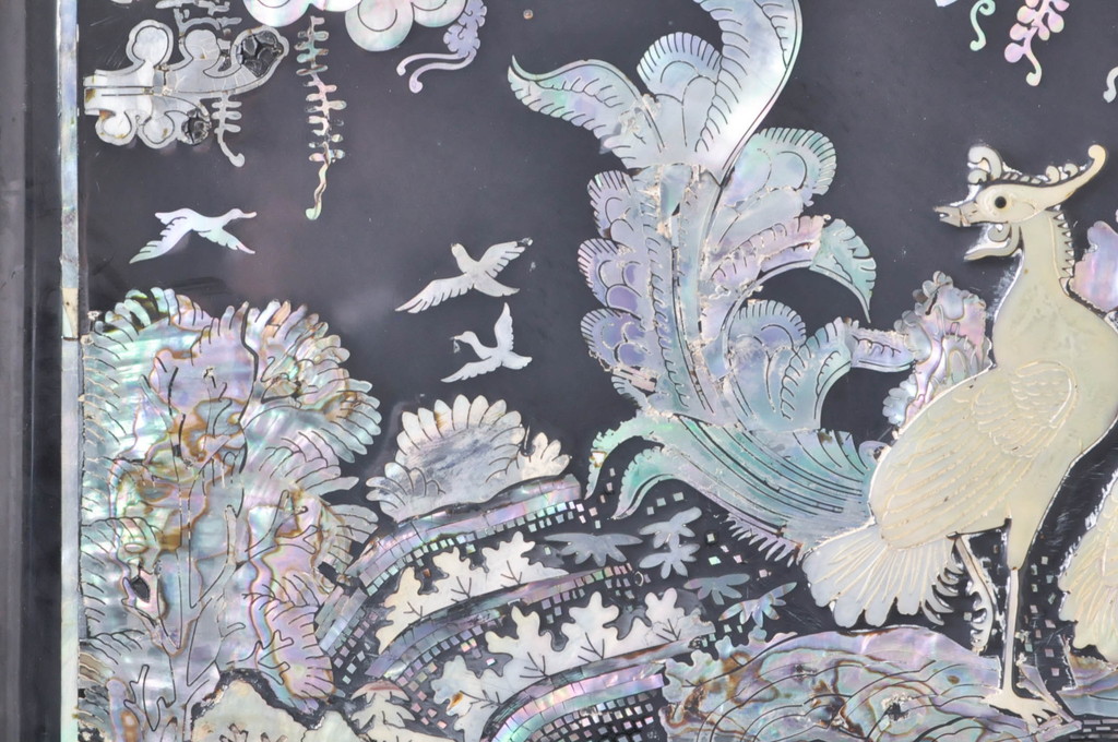 アジアンビンテージ　韓国製　螺鈿(ラデン)　華やかな意匠が存在感溢れる飾り棚(収納棚、戸棚、キャビネット、ヴィンテージ)(R-073930)