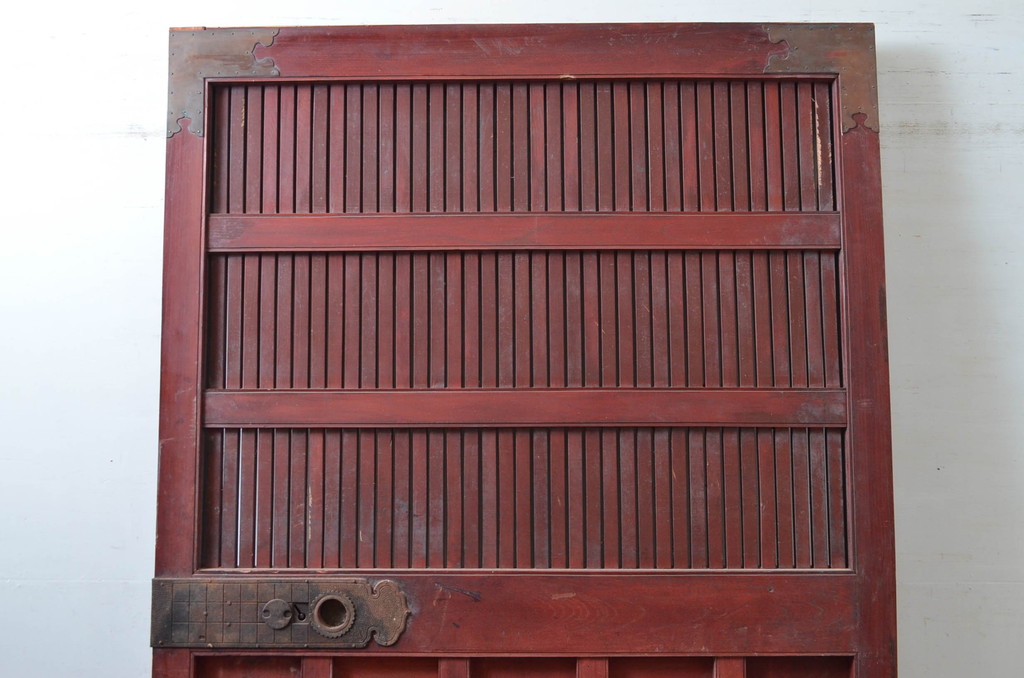 アンティーク建具　上手物!!　北陸産　総欅(ケヤキ)材　古い木味や金具が時代の流れを感じる格子蔵戸1枚(格子戸、引き戸、玄関戸)(R-081037)