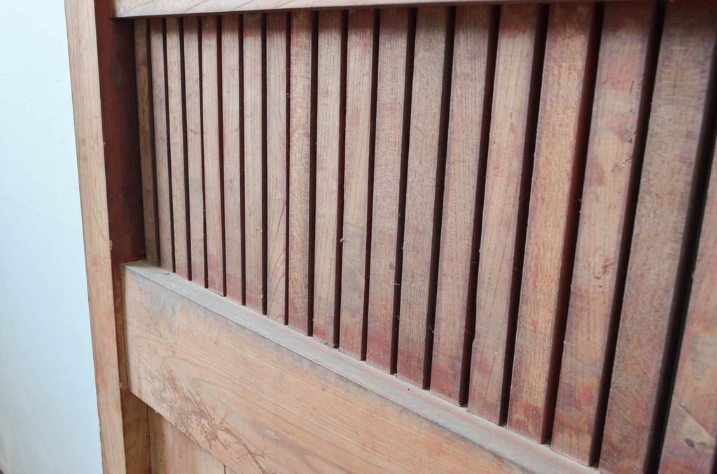 アンティーク建具　上手物!!　北陸産　総欅(ケヤキ)材　古い木味や金具が時代の流れを感じる格子蔵戸1枚(格子戸、引き戸、玄関戸)(R-081037)