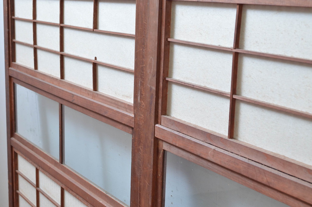 アンティーク建具　裏障子付き　どこか懐かしい雰囲気を感じるレトロな格子戸3枚セット(引き戸、障子戸)(R-081039)