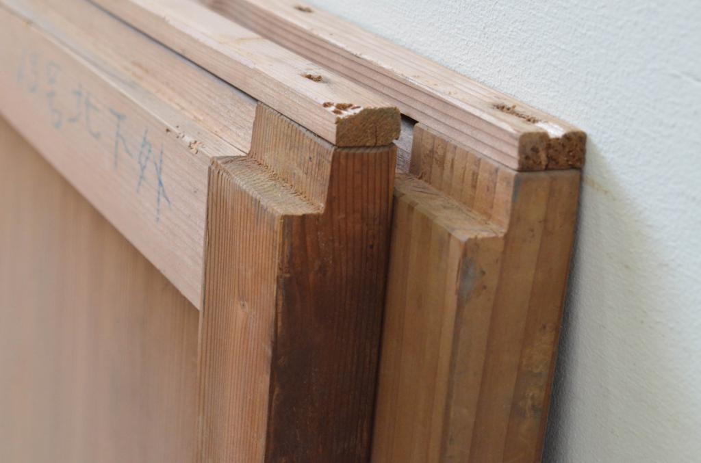アンティーク建具　杉材　経年を感じさせる木味が魅力の板戸窓2枚セット(引き戸)(R-067980)