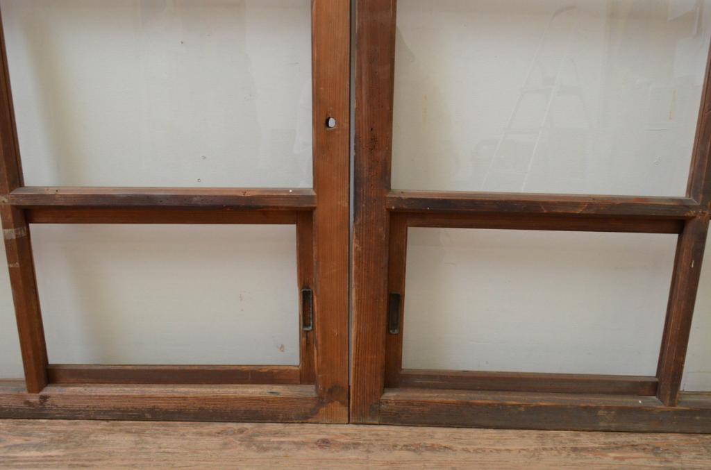 アンティーク建具　希少!!　レトロな雰囲気漂う小窓付きのガラス窓2枚セット(引き戸、ガラス戸)(R-067992)