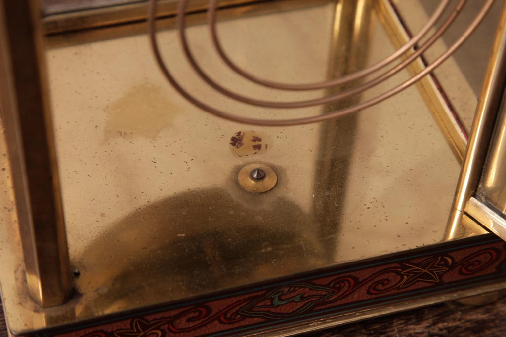 アンティーク雑貨　日本美術時計株式会社　ダイヤマーク　箱付き　手巻き式　クラシカルな4面ガラスのゼンマイ置時計(振り子時計)(R-036560)