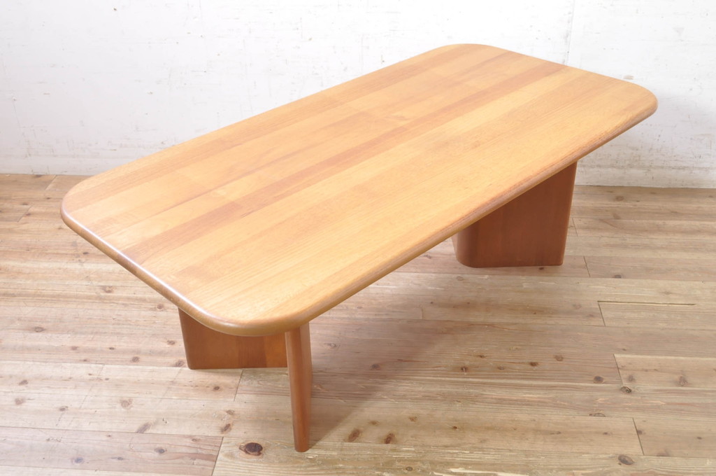 デンマーク家具　希少　チーク材　P. Jeppesen Mobelfabrik　PJ Furniture(ピージェーファニチャー)　DANISH(デニッシュ)マーク　シンプルなデザインが取り入れやすいローテーブル(センターテーブル、リビングテーブル、北欧)(R-073934)