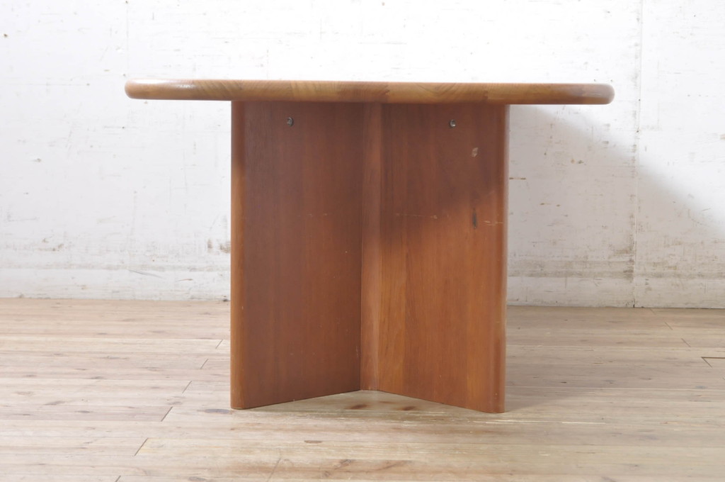 デンマーク家具　希少　チーク材　P. Jeppesen Mobelfabrik　PJ Furniture(ピージェーファニチャー)　DANISH(デニッシュ)マーク　シンプルなデザインが取り入れやすいローテーブル(センターテーブル、リビングテーブル、北欧)(R-073934)