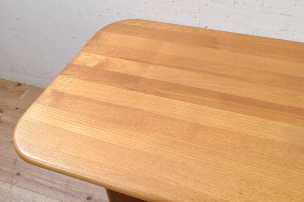 デンマーク家具　希少　チーク材　P. Jeppesen Mobelfabrik　PJ Furniture(ピージェーファニチャー)　DANISH(デニッシュ)マーク　シンプルなデザインが取り入れやすいローテーブル(センターテーブル、リビングテーブル、北欧)(R-073934)