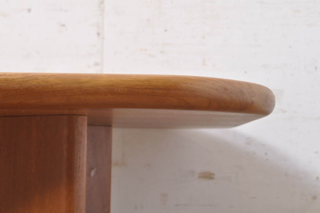 デンマーク家具　希少　チーク材　P. Jeppesen Mobelfabrik　PJ Furniture(ピージェーファニチャー)　DANISH(デニッシュ)マーク　シンプルなデザインが取り入れやすいローテーブル(センターテーブル、リビングテーブル、北欧)(R-073934)