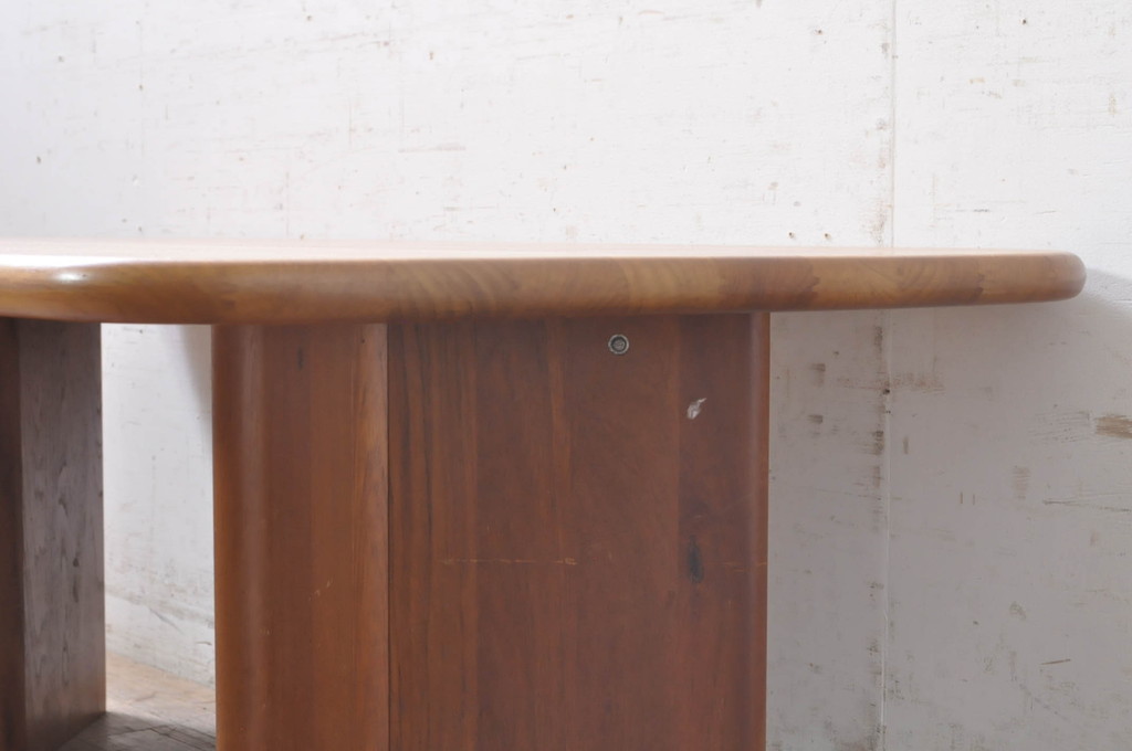 デンマーク家具　希少　チーク材　P. Jeppesen Mobelfabrik　PJ Furniture(ピージェーファニチャー)　DANISH(デニッシュ)マーク　シンプルなデザインが取り入れやすいローテーブル(センターテーブル、リビングテーブル、北欧)(R-073934)
