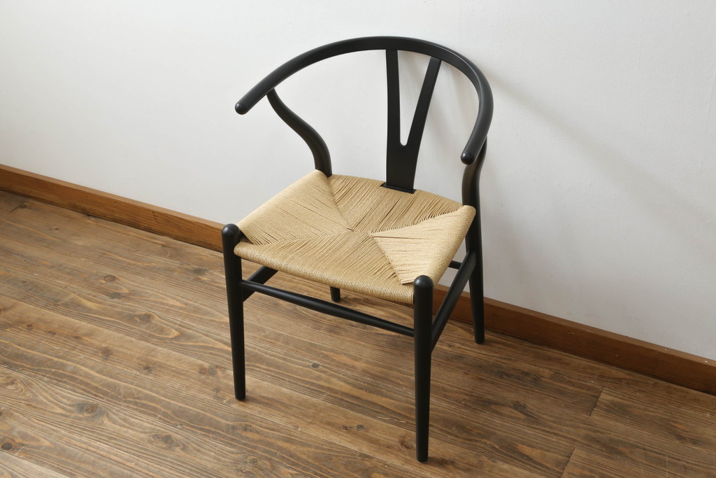 中古　北欧家具　老舗家具メーカー CARL HANSEN & SON(カール・ハンセン&サン)　ハンス J. ウェグナー(HANS J. WEGNER)デザイン　CH24　特徴的なラインを描く美しいフォルムのYチェア(ワイチェア、ダイニングチェア、アームチェア、イス、椅子)(R-075704)