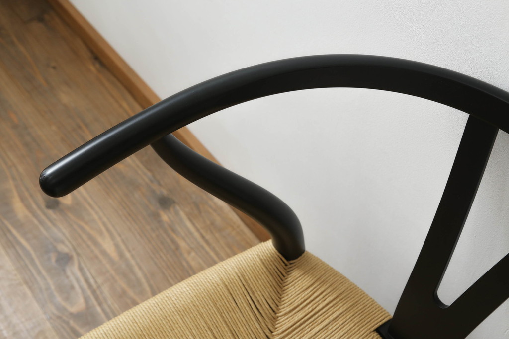中古　北欧家具　老舗家具メーカー CARL HANSEN & SON(カール・ハンセン&サン)　ハンス J. ウェグナー(HANS J. WEGNER)デザイン　CH24　特徴的なラインを描く美しいフォルムのYチェア(ワイチェア、ダイニングチェア、アームチェア、イス、椅子)(R-075704)