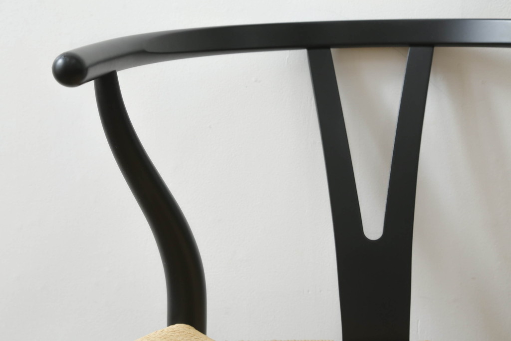 中古　北欧家具　老舗家具メーカー CARL HANSEN & SON(カール・ハンセン&サン)　ハンス J. ウェグナー(HANS J. WEGNER)デザイン　CH24　特徴的なラインを描く美しいフォルムのYチェア(ワイチェア、ダイニングチェア、アームチェア、イス、椅子)(R-075704)
