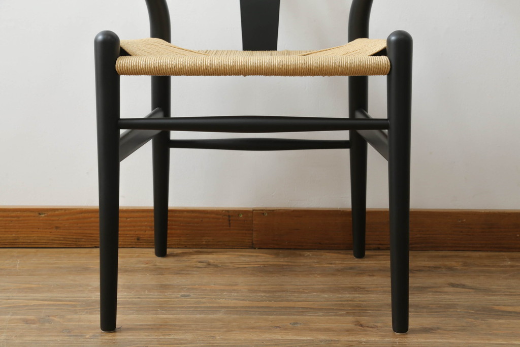 中古　北欧家具　老舗家具メーカー CARL HANSEN & SON(カール・ハンセン&サン)　ハンス J. ウェグナー(HANS J. WEGNER)デザイン　CH24　特徴的なラインを描く美しいフォルムのYチェア(ワイチェア、ダイニングチェア、アームチェア、イス、椅子)(R-075704)