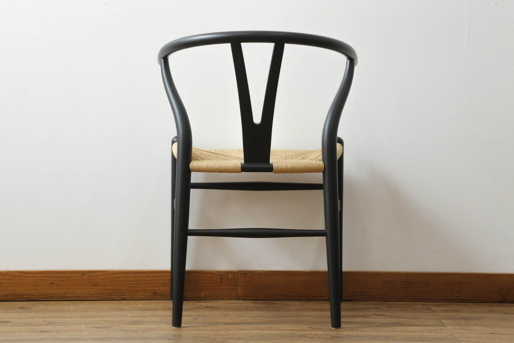 中古　北欧家具　老舗家具メーカー CARL HANSEN & SON(カール・ハンセン&サン)　ハンス J. ウェグナー(HANS J. WEGNER)デザイン　CH24　特徴的なラインを描く美しいフォルムのYチェア(ワイチェア、ダイニングチェア、アームチェア、イス、椅子)(R-075704)