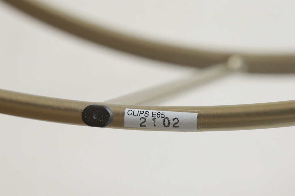 中古　展示品　超美品　arflex(アルフレックス)　CLIPS(クリップス)　モダンな空間を演出するセンターテーブル(丸テーブル、ラウンドテーブル、ローテーブル、コーヒーテーブル、リビングテーブル)(定価約19万円)(R-061232)