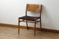 中古　美品　AKASE(旧アカセ木工)　MASTERWAL(マスターウォール)　YU CU4　ウォールナット材　洗練されたデザインが魅力的なダイニングチェア(イス、椅子)(R-075705)