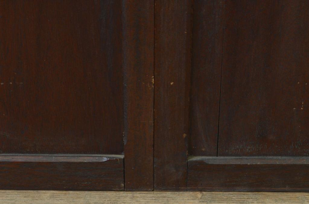 アンティーク建具　大正ロマンデザインの小振りな引き戸2枚セット(窓、板戸)(R-067685)