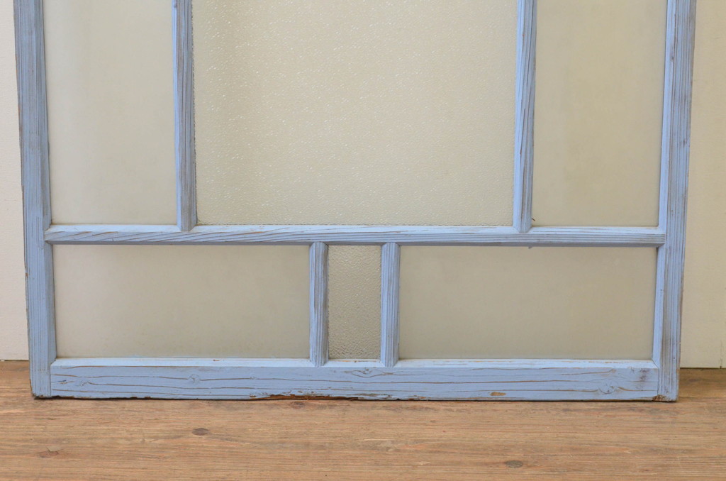 アンティーク建具　ペイント仕上げ限定　大正ロマンの雰囲気漂うペンキの剥げたFIXガラス窓1枚(フィックス、はめ殺し)(R-068038)