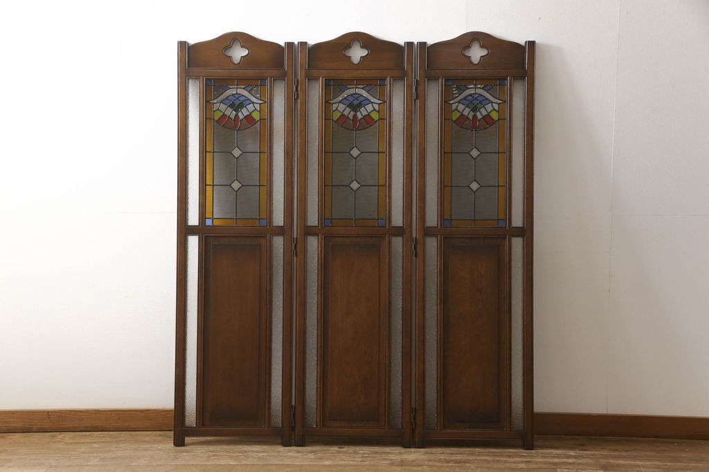 中古　美品　オーク材　ステンドグラス入り　置くだけでお部屋のアクセントになる折り畳み式パーテーション(衝立て、つい立て、間仕切り、折りたたみ)(定価約18万円)(R-060893)