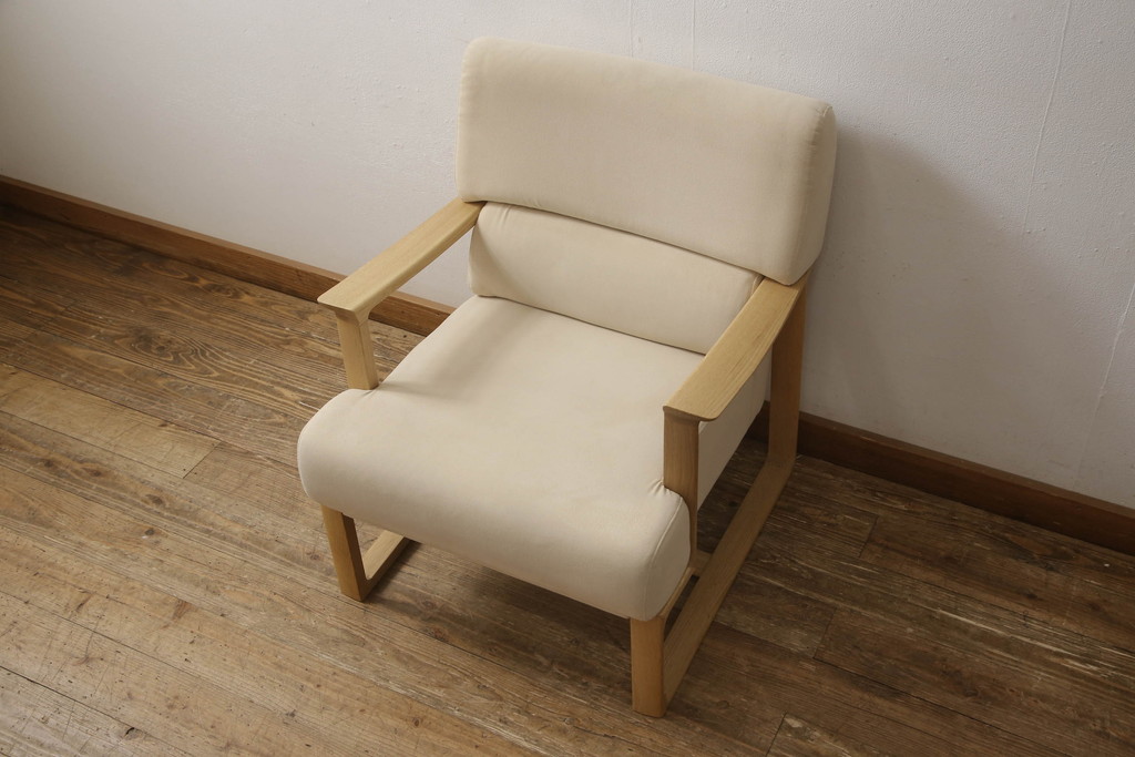 中古　美品　カリモク家具(karimoku)　オーク材　ピュアオーク色　LDチェアー　CS6210　特注ラムースT-5451　肘付食堂椅子　ナチュラルな空間を演出するリビングダイニングソファ(アームソファ、1人掛け、一人掛け、イス)(1脚定価約12万円)(R-066451)