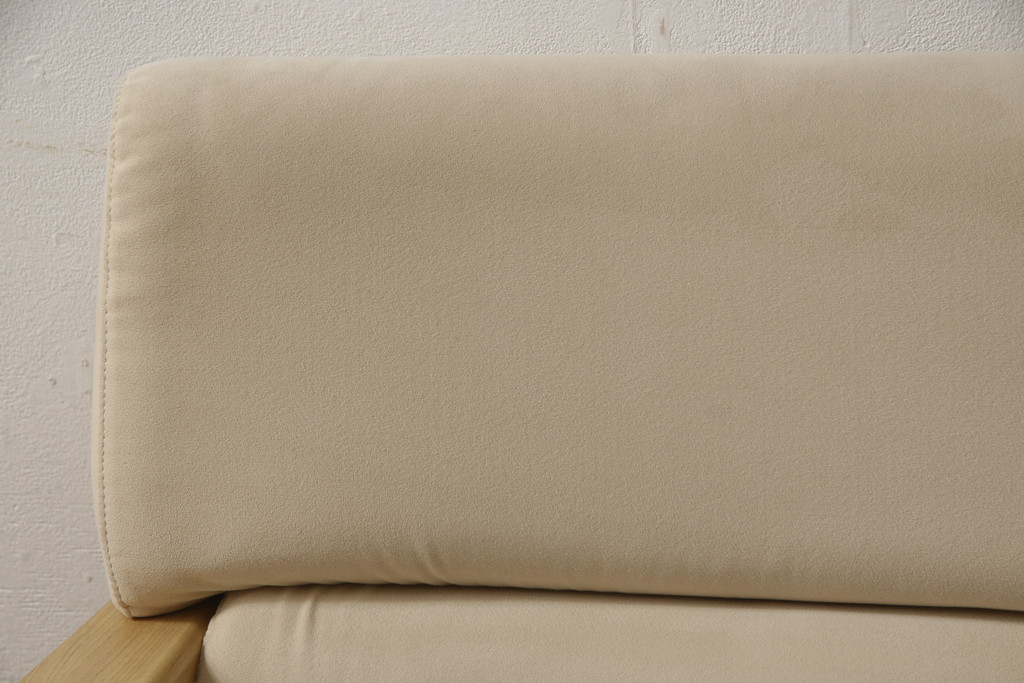 中古　美品　カリモク家具(karimoku)　オーク材　ピュアオーク色　LDチェアー　CS6210　特注ラムースT-5451　肘付食堂椅子　ナチュラルな空間を演出するリビングダイニングソファ(アームソファ、1人掛け、一人掛け、イス)(1脚定価約12万円)(R-066451)
