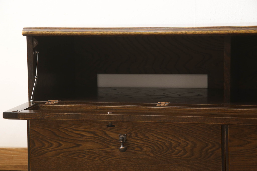 中古　美品　秋山木工(職人堅木)　上品なデザインの取っ手が魅力的なテレビ台(テレビボード、リビングボード、サイドボード、ローボード)(R-055160)