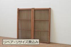 アンティーク建具　特大　特注品!!　松竹梅・鶴亀図　欅(ケヤキ)材　古い豪商で使われていた蔵戸1枚を2分割にリメイク!!　蔵戸2枚セット(引き戸、格子戸、玄関戸)(R-069175)