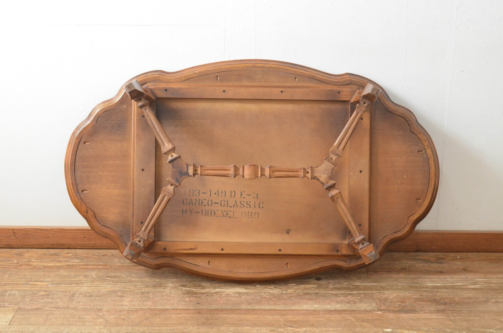 中古　DREXEL HERITAGE(ドレクセルヘリテイジ)　Cameo Classics(キャメオクラシックス)　優雅なひとときを演出するカクテルテーブル(センターテーブル、ローテーブル、リビングテーブル、カフェテーブル)(定価約60万円)(R-067248)