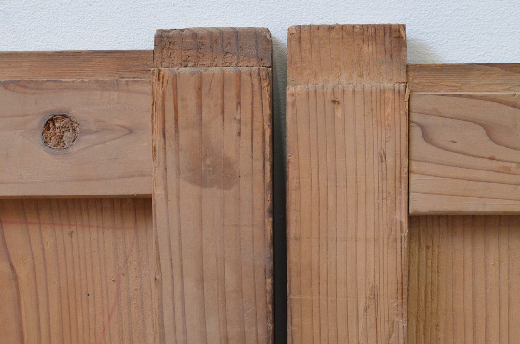 アンティーク建具　杉材　落ち着いた和の空間を演出する板戸窓2枚セット(引き戸)(R-067708)