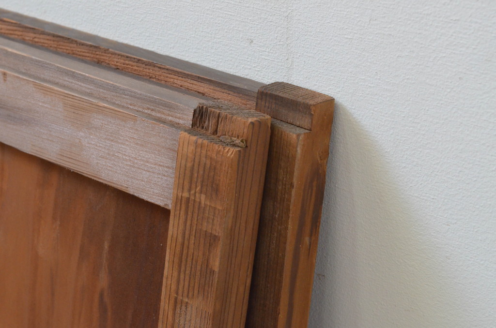 アンティーク建具　杉材　経年を感じさせる木味が魅力の板戸窓2枚セット(引き戸)(R-067710)