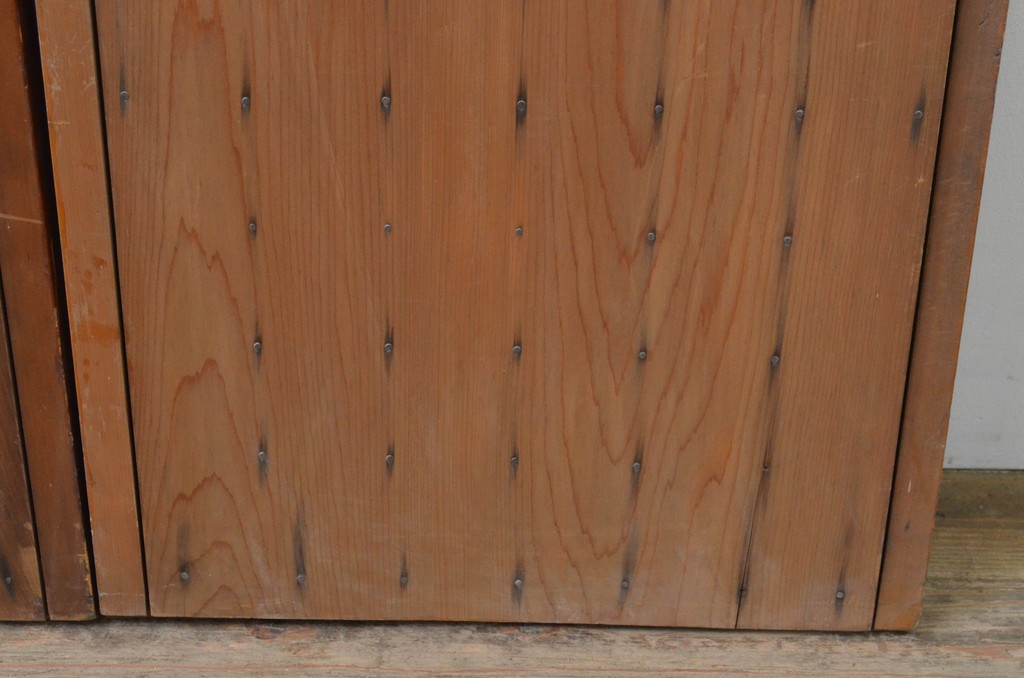 アンティーク建具　木の温かみが感じられるマス目(升目)の格子窓2枚セット(格子戸、板戸、引き戸)(R-068016)