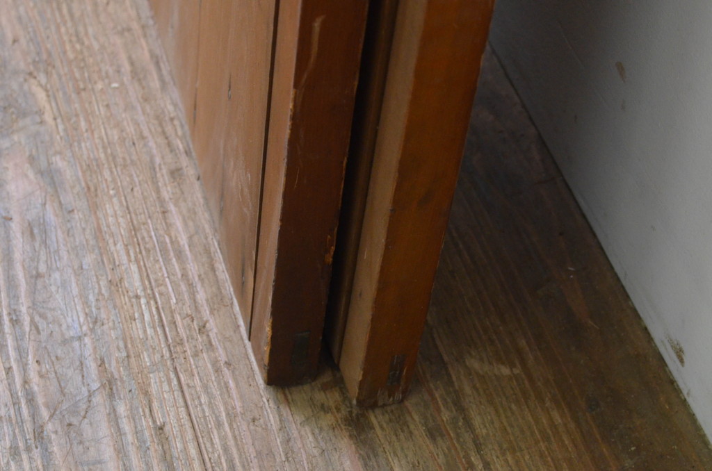 アンティーク建具　木の温かみが感じられるマス目(升目)の格子窓2枚セット(きつね格子、狐格子、格子戸、板戸、引き戸)(R-068016)