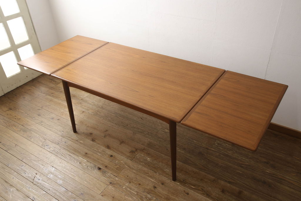 デンマークビンテージ　チーク材　シンプルなデザインで取り入れやすい、大振りサイズのダイニングテーブル(エクステンションテーブル、作業台、ヴィンテージ、北欧)(R-057576)