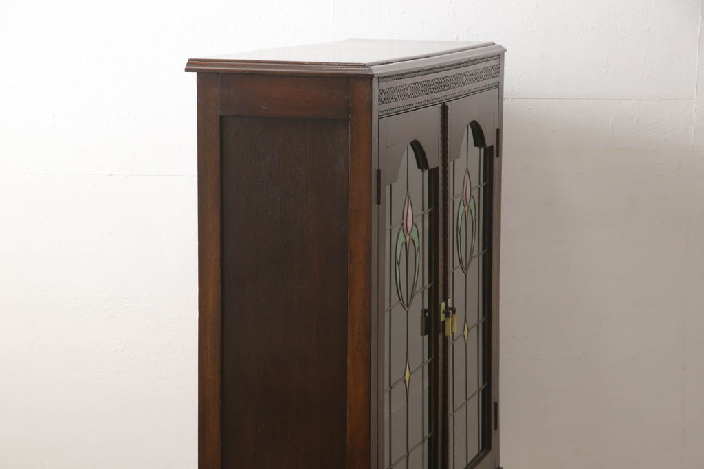 イギリスアンティーク　オーク材　ステンドグラスのデザインが可愛らしいブックケース(本箱、収納棚、戸棚キャビネット)(R-060856)