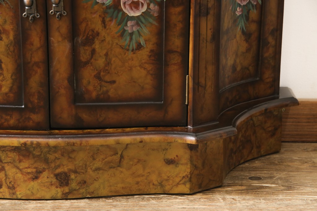 ヨーロッパビンテージ　高級品　美しい花の絵が目を引くキャビネット(サイドボード、戸棚、収納棚、ヴィンテージ)(R-055814)