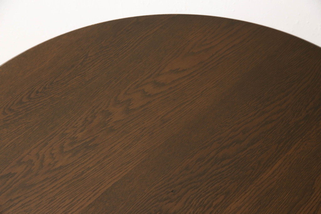 中古　横浜クラシック家具　ノックオンウッド(knockonwood)　コロニアルシリーズ(Hand Made)　クラシカルな佇まいが魅力のラウンドテーブル(カフェテーブル、コーヒーテーブル、丸テーブル)(R-065746)
