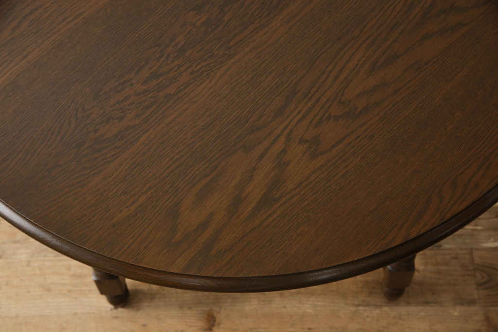 中古　横浜クラシック家具　ノックオンウッド(knockonwood)　コロニアルシリーズ(Hand Made)　クラシカルな佇まいが魅力のラウンドテーブル(カフェテーブル、コーヒーテーブル、丸テーブル)(R-065746)