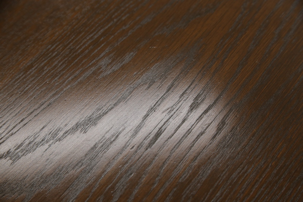 中古　横浜クラシック家具　ノックオンウッド(knockonwood)　コロニアルシリーズ(Hand Made)　クラシカルな佇まいが魅力のラウンドテーブル(カフェテーブル、コーヒーテーブル、丸テーブル)(R-065746)