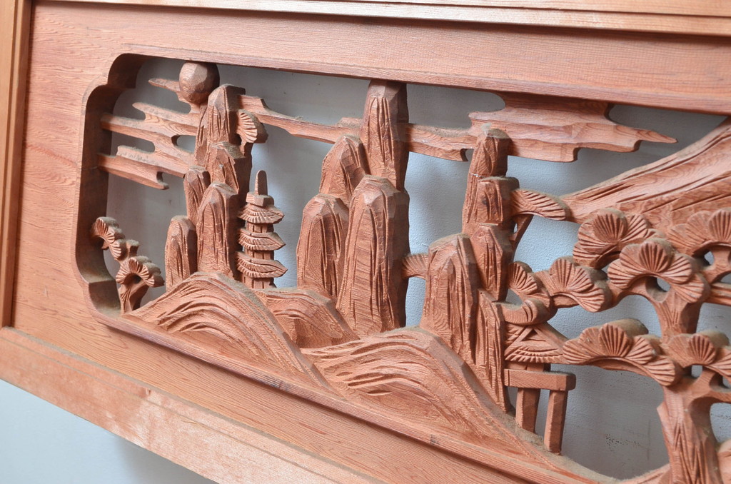 ビンテージ建具　松の木と風情ある風景の彫刻が美しい彫刻欄間2枚セット(明り取り、明かり取り、ヴィンテージ)(R-080563)