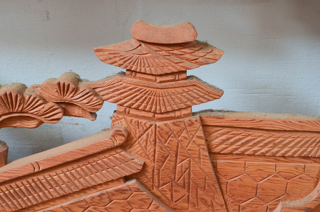 ビンテージ建具　松の木と風情ある風景の彫刻が美しい彫刻欄間2枚セット(明り取り、明かり取り、ヴィンテージ)(R-080563)