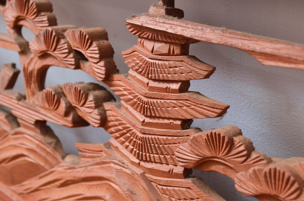 ビンテージ建具　松の木と風情ある風景の彫刻が美しい彫刻欄間2枚セット(明り取り、明かり取り、ヴィンテージ)(R-080563)