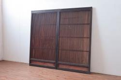 アンティーク建具　上手物!!　欅(ケヤキ)材と檜(ヒノキ)材　上品な和の雰囲気漂う格子戸2枚セット(引き戸、窓)(R-080488)