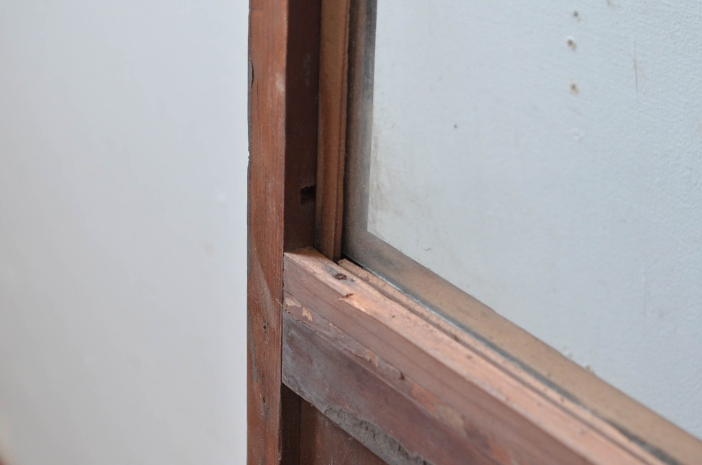 アンティーク建具　レトロなデザインのガラス帯の扉1枚(ドア、板戸、ガラス戸、木製扉、建具)(R-080588)